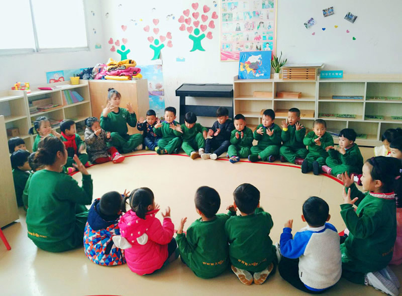 南陽市淅川隆興蒙氏稚樂園：愛在左，感恩在右