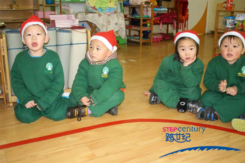 河南省南陽市興宛幼兒園：幸福環(huán)繞寶貝，圣誕樂享不停!
