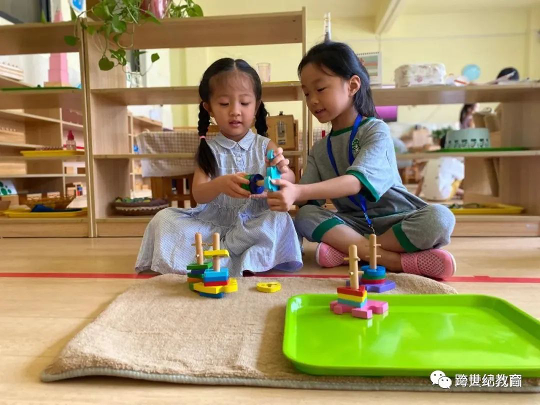 河南省汝州市海天幼兒園送給孩子的畢業(yè)禮物——協(xié)助你做一天的助教老師！