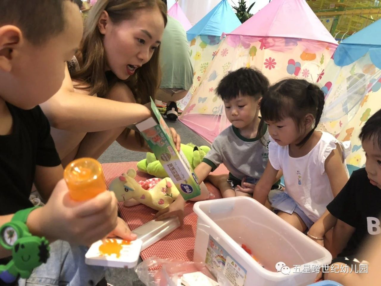 四川成都五星跨世紀(jì)幼兒園：疫情下公益主題活動(dòng)如何做？瞧瞧這個(gè)“行李箱集市”！
