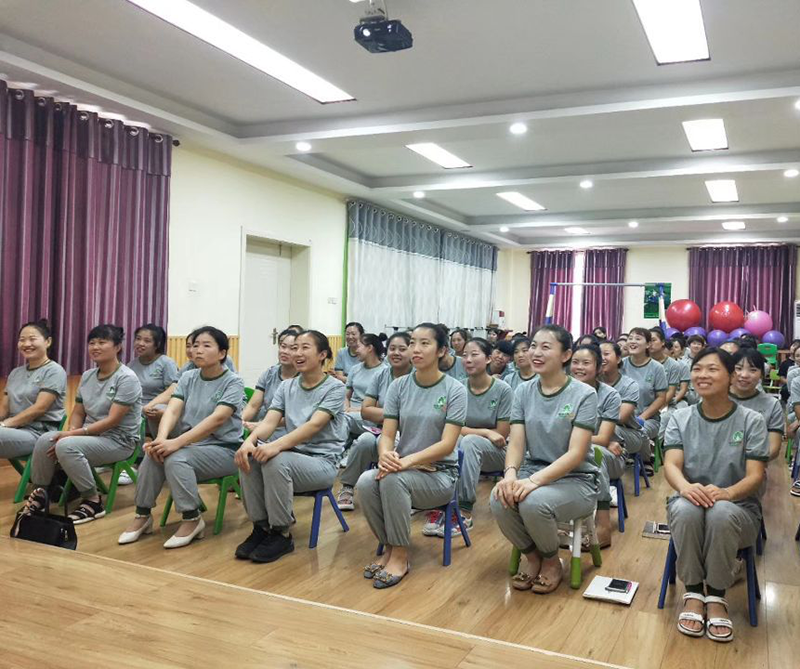 河北省南和縣紫荊花跨世紀(jì)幼兒園：“遇”見(jiàn)跨世紀(jì)，做高品質(zhì)蒙特梭利教育！