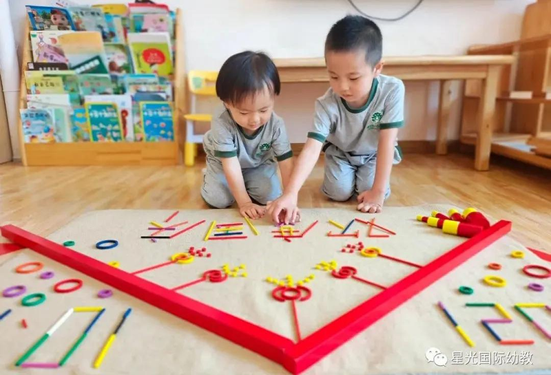 山東棗莊跨世紀(jì)星光幼兒園: “祝福祖國，喜迎國慶”創(chuàng)意拼擺