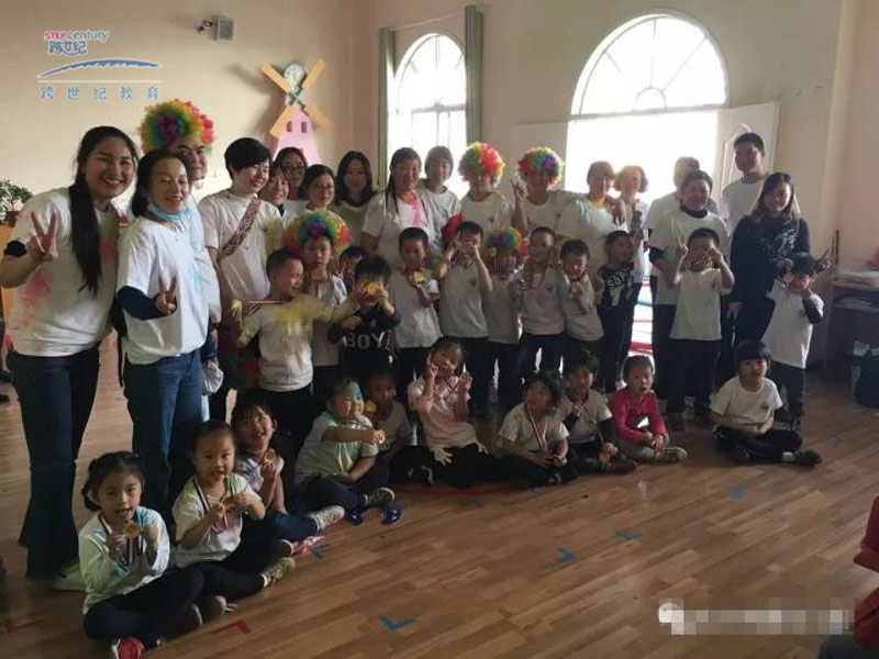 跨世紀(jì)攜手全國聯(lián)盟園開展家園共育活動，加深老師家長的交流