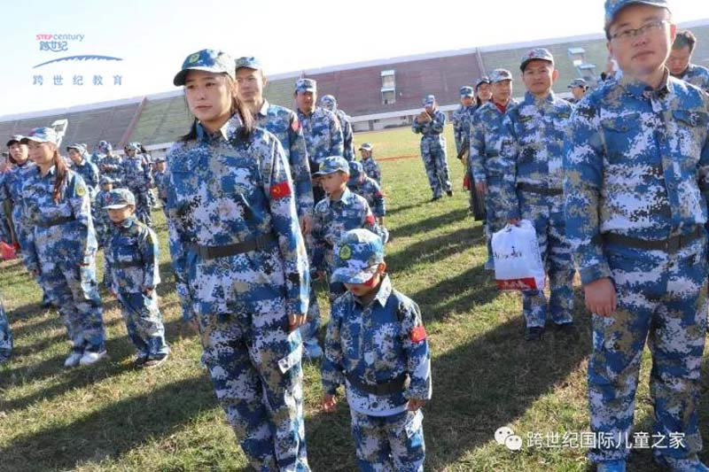 跨世紀攜全國聯(lián)盟園開展親子體驗活動之“夢幻海陸空”軍事演習(xí)