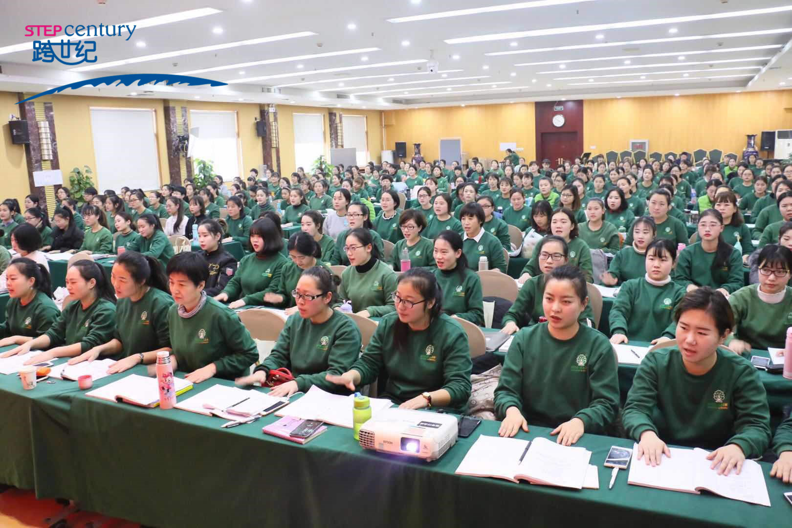 跨世紀(jì)課程設(shè)計培訓(xùn)圓滿結(jié)束