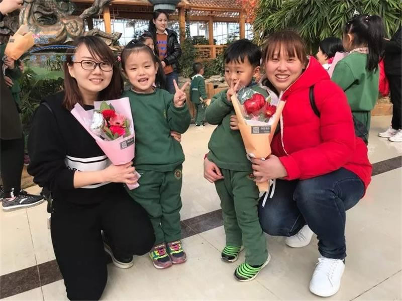 跨世紀(jì)全國聯(lián)盟園不約而同，歡度三八女神節(jié)!