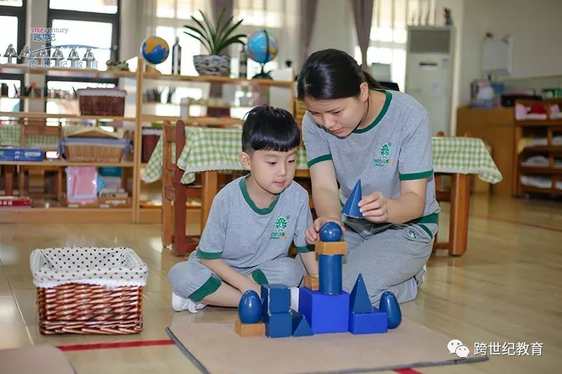 這個暑期，蒙氏老師可以參加的幼兒園數(shù)學(xué)培訓(xùn)課程是哪個？