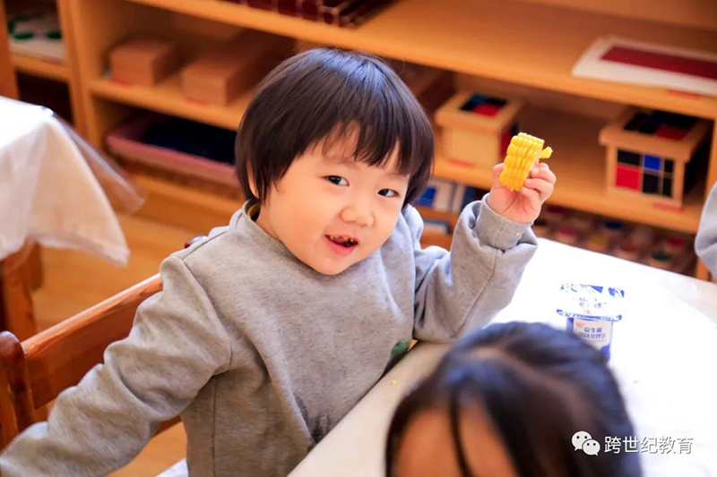 跨世紀(jì)蒙氏教育：從現(xiàn)在起，培養(yǎng)孩子懂得感恩，為其一生幸福做準(zhǔn)備！