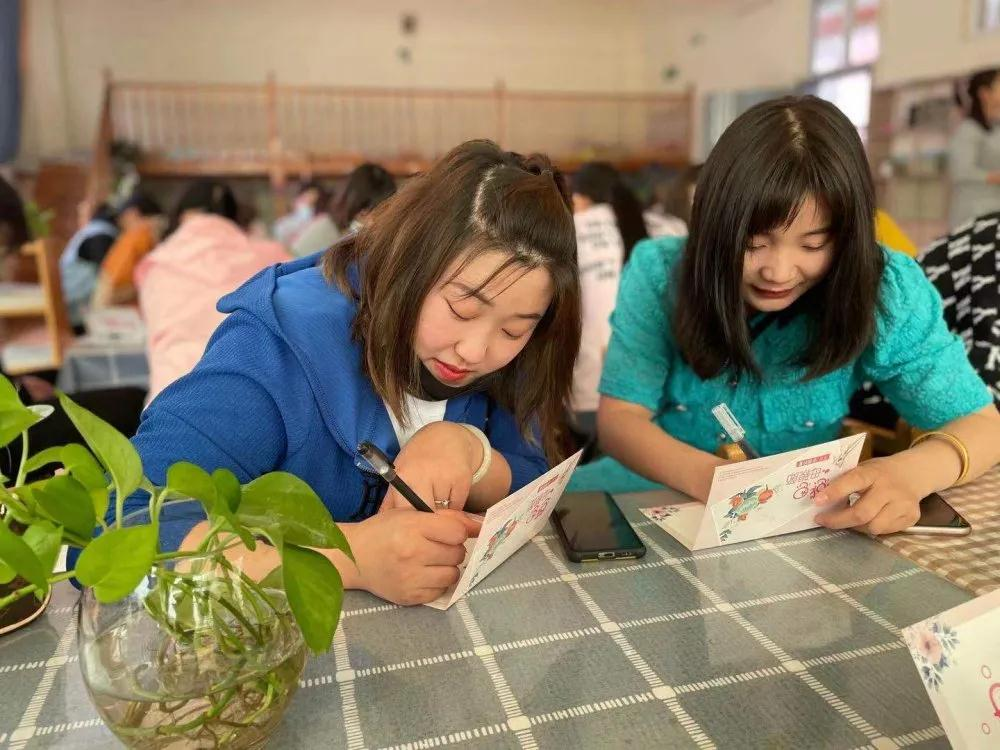 河北雄安新區(qū)跨世紀威樂迪藝術(shù)幼兒園：幼兒園母親節(jié)主題活動——“陪伴你我的寶貝”！