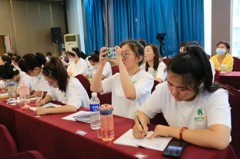 帶你走進(jìn)離兒童“近的教育”——蒙特梭利教育|243期蒙氏全程培訓(xùn)小紀(jì)2