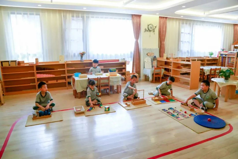 聽幼教專家為您剖析蒙氏教育體系中的五大領(lǐng)域
