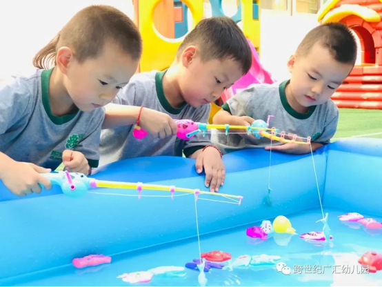 跨世紀年會直播預告|招生滿園，學費上漲，這個幼兒園“逆勢飛揚”背后有太多你不知道的秘密……