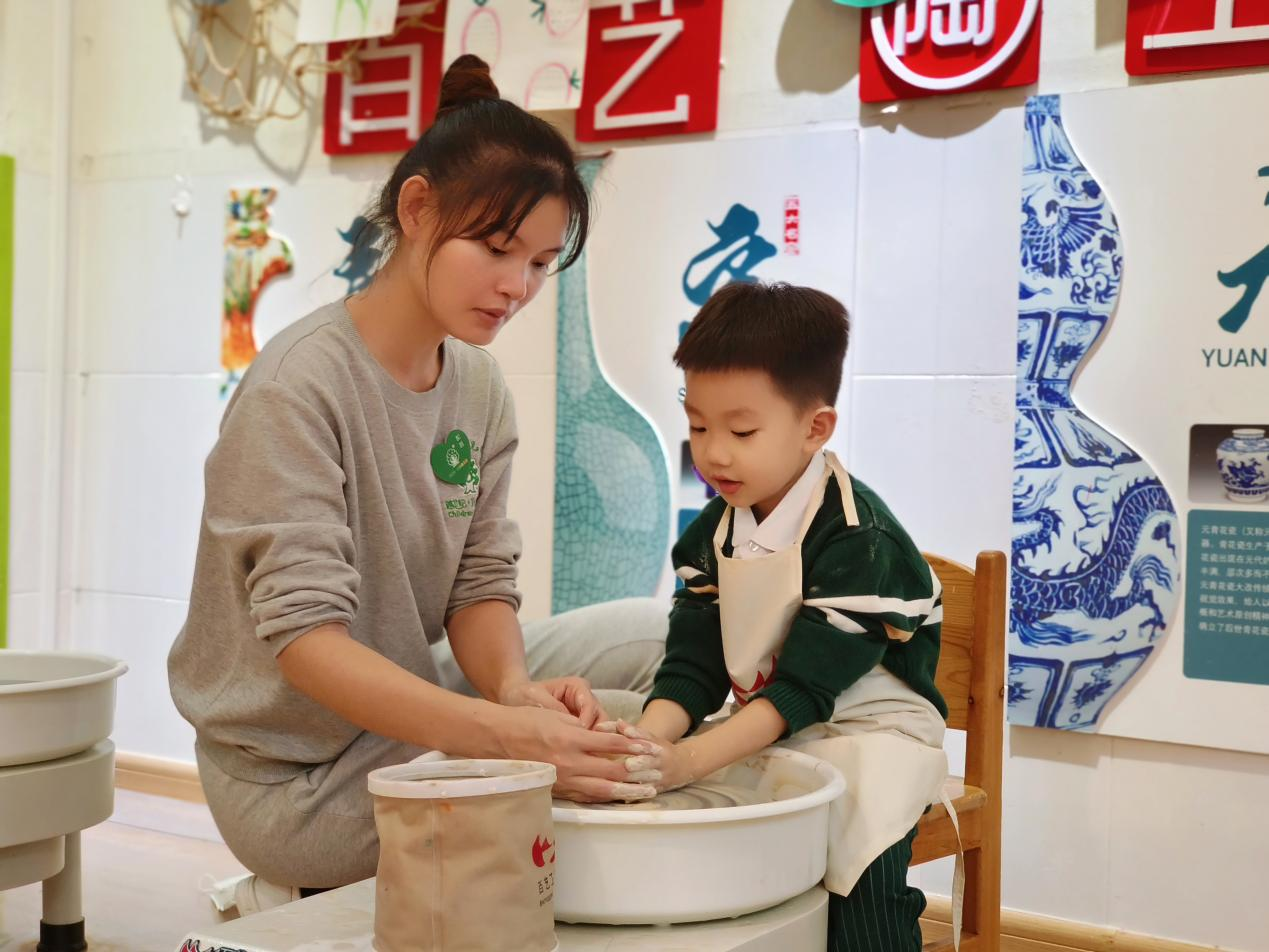 海南陵水藝星跨世紀(jì)幼兒園：優(yōu)秀教師成長故事（二）