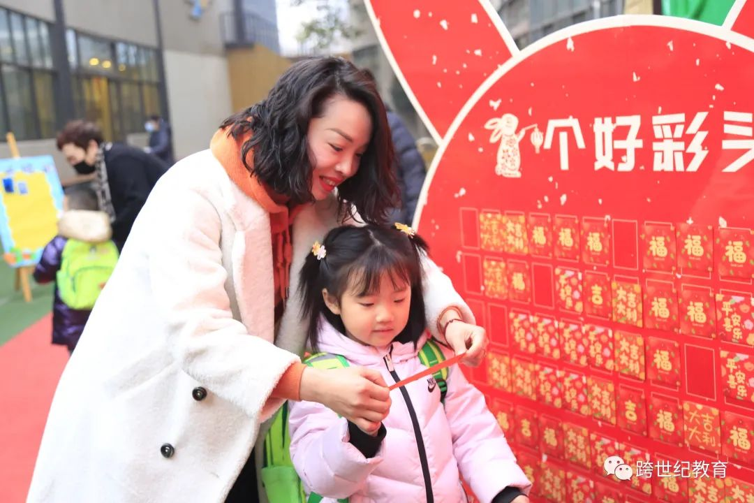 培養(yǎng)孩子表達(dá)力，看看這家幼兒園的主題分享日是如何做的