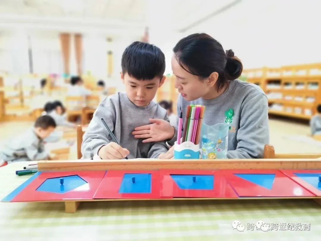 蒙氏教育：幼兒常規(guī)培養(yǎng)計劃攻略，讓蒙氏班秩序井然！