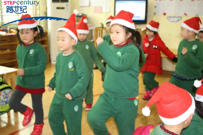河南省南陽市興宛幼兒園：幸福環(huán)繞寶貝，圣誕樂享不停！222.png