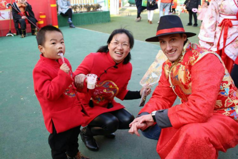 山東省蒙城（香港）跨世紀(jì)幼兒園：元宵集市鬧起來！1009.png
