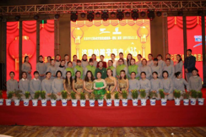 山東省蒙城（香港）跨世紀(jì)幼兒園：這里的孩子真幸福！1163.png