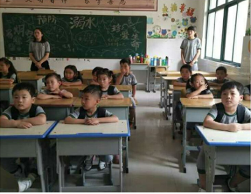 河南省駐馬店跨世紀(jì)鵬宇天下城幼兒園：參觀小學(xué)啦！409.png